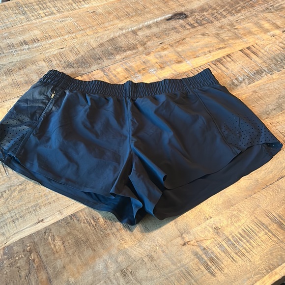 NWOT Athleta 3” Hustle Short - Picture 4 of 9